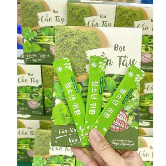 Ba gói bột cần tây Mộc Tâm loại 3 gam cầm trên tay
