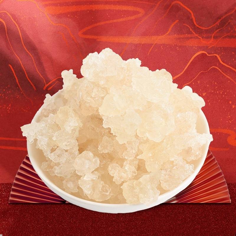 Tuyết yến khô nguyên chất dạng cục trong bát sứ